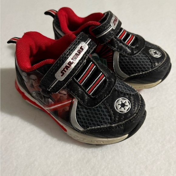 Vintage Kids Star Wars Black and Red Light Up Lightsaber Sneakers Size 5 - Picture 3 of 6